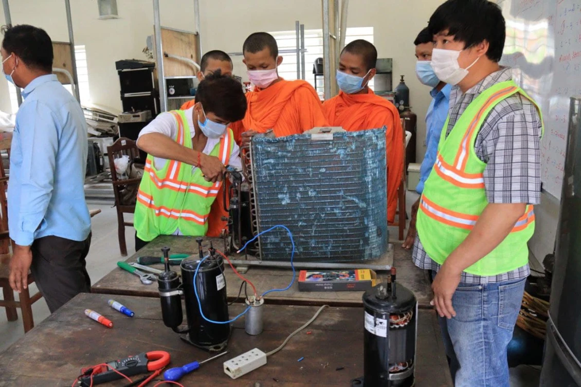 Student practical class at Kampong Chhnang PTC under FTE4Youth project